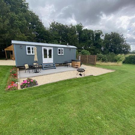 The Bibury - Westwell Downs Shepherd Huts Oxford Dış mekan fotoğraf