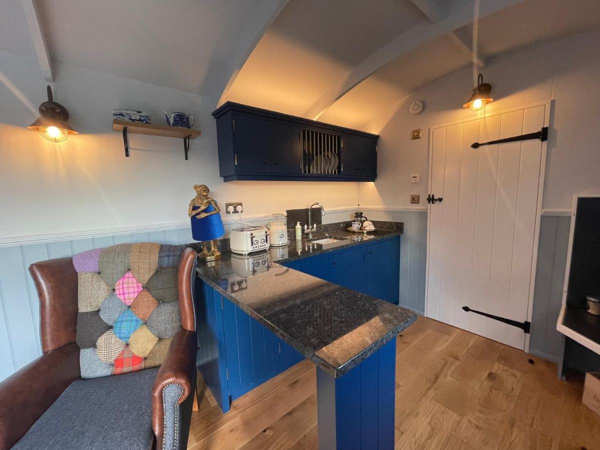 The Bibury - Westwell Downs Shepherd Huts Oxford Dış mekan fotoğraf